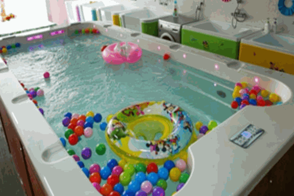 爱呵婴儿游泳馆